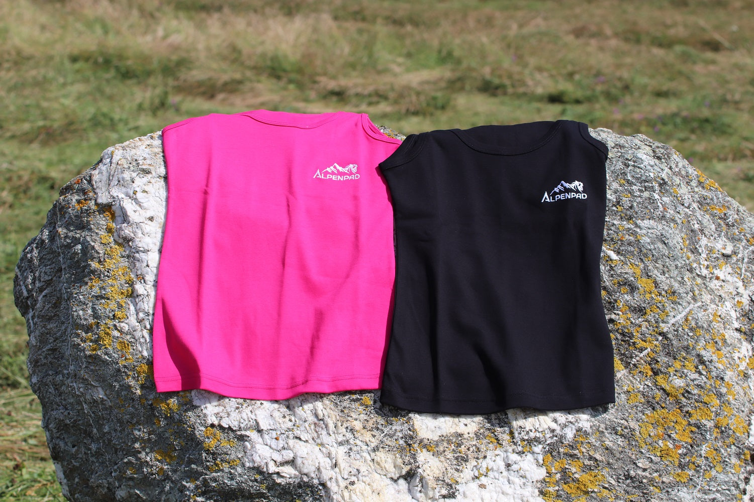 AlpenPad – Besticktes Baumwoll Top – Pink - Horse_Art_Bodensee