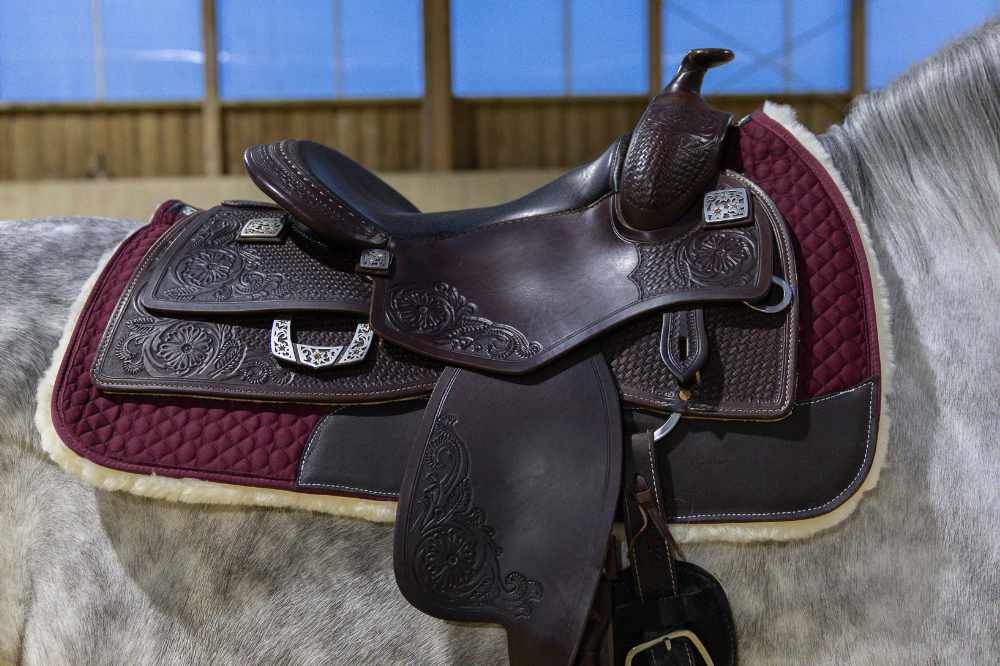 AlpenPad Nature Line – Lammfellpad – Square /  5 Farben & zwei Längen